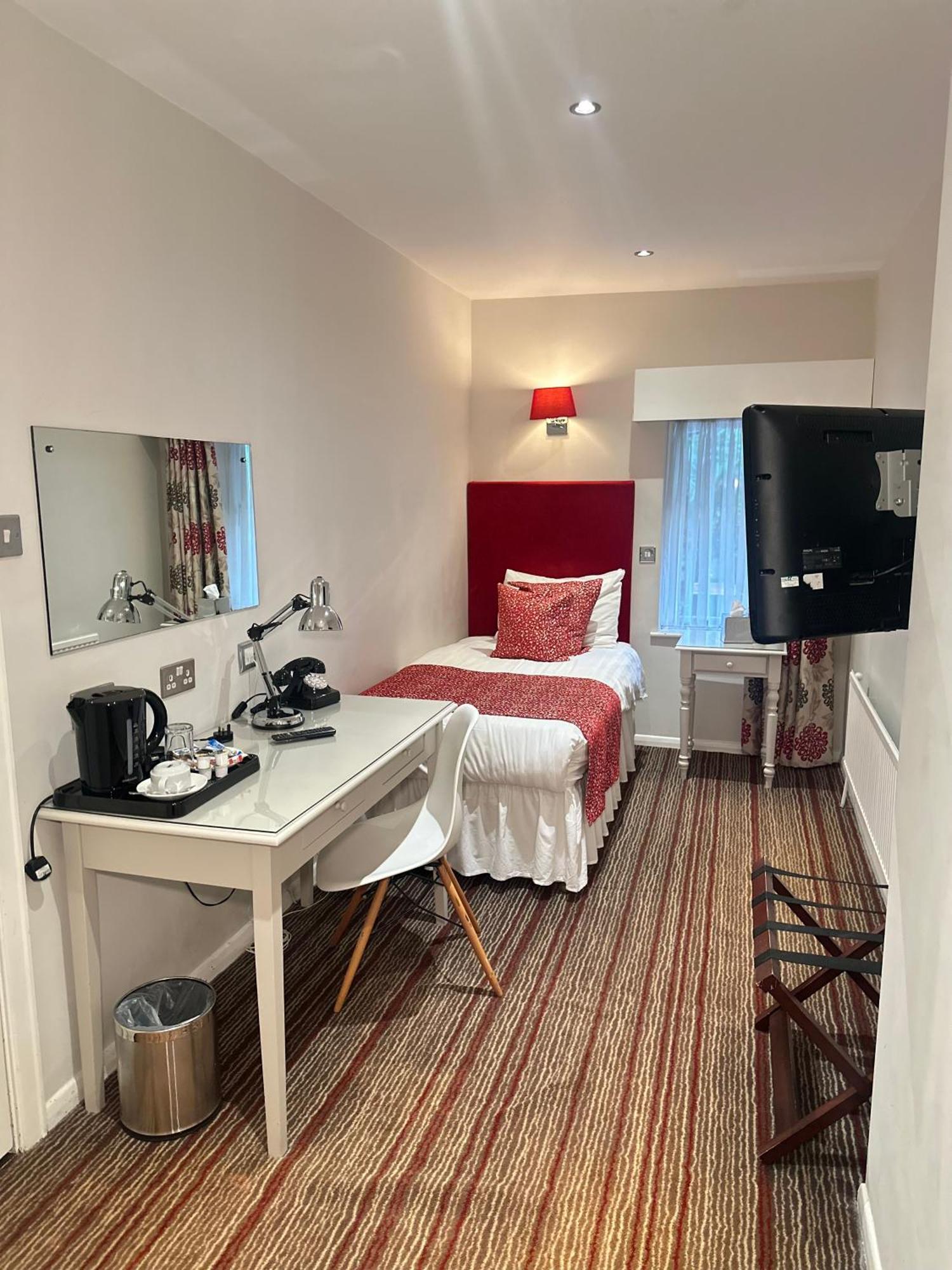 The Casa Hotel, Sure Hotel Collection By Best Western Yateley Eksteriør billede