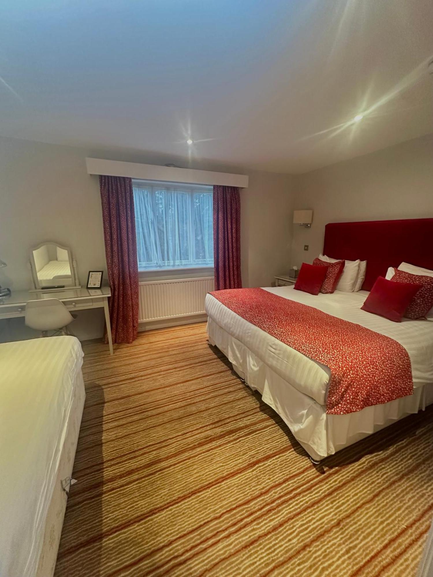 The Casa Hotel, Sure Hotel Collection By Best Western Yateley Eksteriør billede